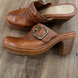 Source Unknown Tan Leather Mules with Woven Strap